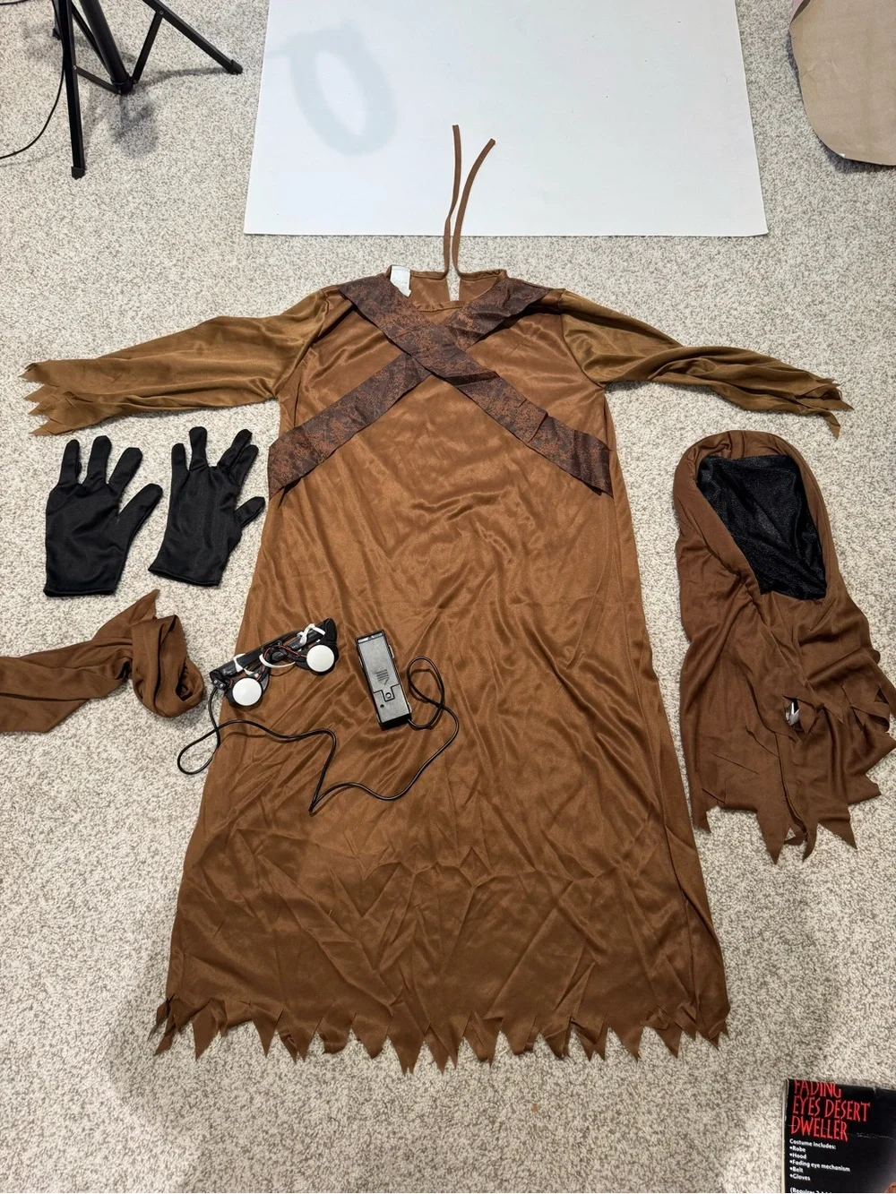 Fun World Fading Eyes Desert Dweller Jawa Costume Light Up Eyes Child Small